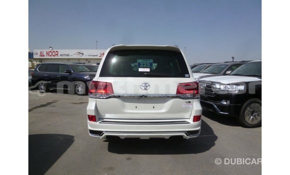 ទិញ នាំចូល Toyota Land Cruiser White ឡាន} ក្នុង Import - Dubai ក្នុង Kampot Province ទិញ នាំចូល Toyota Land Cruiser White ឡាន} ក្នុង Import - Dubai ក្នុង Kampot Province