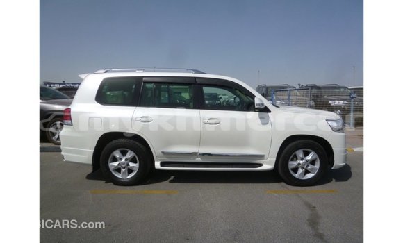 ទិញ នាំចូល Toyota Land Cruiser White ឡាន} ក្នុង Import - Dubai ក្នុង Kampot Province ទិញ នាំចូល Toyota Land Cruiser White ឡាន} ក្នុង Import - Dubai ក្នុង Kampot Province