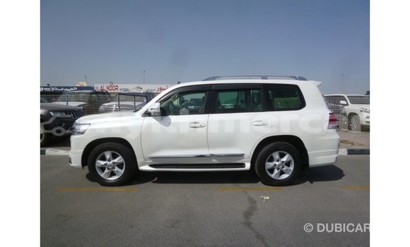 ទិញ នាំចូល Toyota Land Cruiser White ឡាន} ក្នុង Import - Dubai ក្នុង Kampot Province ទិញ នាំចូល Toyota Land Cruiser White ឡាន} ក្នុង Import - Dubai ក្នុង Kampot Province