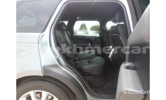 Buy Import Land Rover Range Rover Green Car in Import - Dubai in Kampot Province Buy Import Land Rover Range Rover Green Car in Import - Dubai in Kampot Province