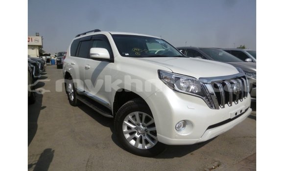 Acheter Import Voiture Toyota Prado Blanc à Import - Dubai, Kampot Province Acheter Import Voiture Toyota Prado Blanc à Import - Dubai, Kampot Province