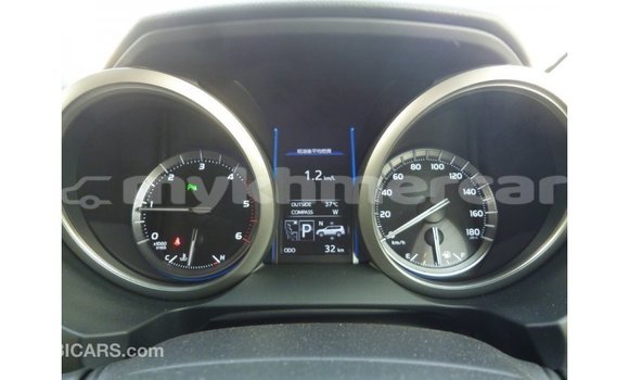 Acheter Import Voiture Toyota Prado Blanc à Import - Dubai, Kampot Province Acheter Import Voiture Toyota Prado Blanc à Import - Dubai, Kampot Province