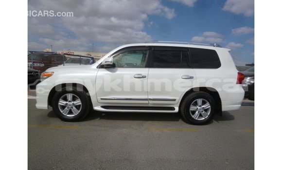 Buy Import Toyota Land Cruiser White Car in Import - Dubai in Kampot Province Buy Import Toyota Land Cruiser White Car in Import - Dubai in Kampot Province