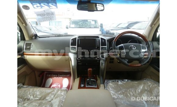 Buy Import Toyota Land Cruiser White Car in Import - Dubai in Kampot Province Buy Import Toyota Land Cruiser White Car in Import - Dubai in Kampot Province