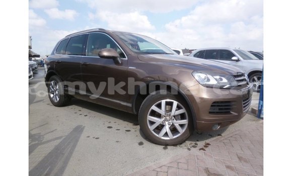 Buy Import Volkswagen Touareg Brown Car in Import - Dubai in Kampot Province
