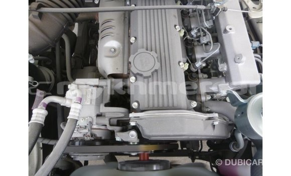 Acheter Import Voiture Toyota Land Cruiser Blanc à Import - Dubai, Kampot Province Acheter Import Voiture Toyota Land Cruiser Blanc à Import - Dubai, Kampot Province