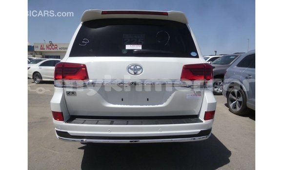 ទិញ នាំចូល Toyota Land Cruiser White ឡាន} ក្នុង Import - Dubai ក្នុង Kampot Province ទិញ នាំចូល Toyota Land Cruiser White ឡាន} ក្នុង Import - Dubai ក្នុង Kampot Province