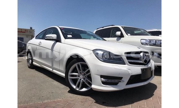 ទិញ នាំចូល Mercedes-Benz 190 (W201) White ឡាន} ក្នុង Import - Dubai ក្នុង Kampot Province ទិញ នាំចូល Mercedes-Benz 190 (W201) White ឡាន} ក្នុង Import - Dubai ក្នុង Kampot Province