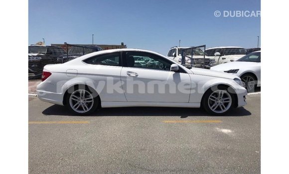 ទិញ នាំចូល Mercedes-Benz 190 (W201) White ឡាន} ក្នុង Import - Dubai ក្នុង Kampot Province ទិញ នាំចូល Mercedes-Benz 190 (W201) White ឡាន} ក្នុង Import - Dubai ក្នុង Kampot Province