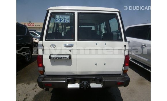 ទិញ នាំចូល Toyota Land Cruiser White ឡាន} ក្នុង Import - Dubai ក្នុង Kampot Province ទិញ នាំចូល Toyota Land Cruiser White ឡាន} ក្នុង Import - Dubai ក្នុង Kampot Province