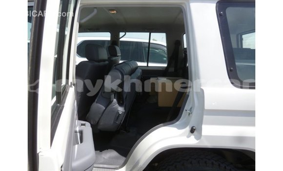 ទិញ នាំចូល Toyota Land Cruiser White ឡាន} ក្នុង Import - Dubai ក្នុង Kampot Province ទិញ នាំចូល Toyota Land Cruiser White ឡាន} ក្នុង Import - Dubai ក្នុង Kampot Province