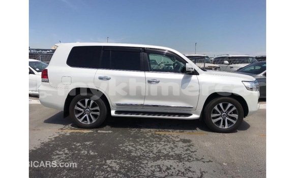 ទិញ នាំចូល Toyota Land Cruiser White ឡាន} ក្នុង Import - Dubai ក្នុង Kampot Province ទិញ នាំចូល Toyota Land Cruiser White ឡាន} ក្នុង Import - Dubai ក្នុង Kampot Province