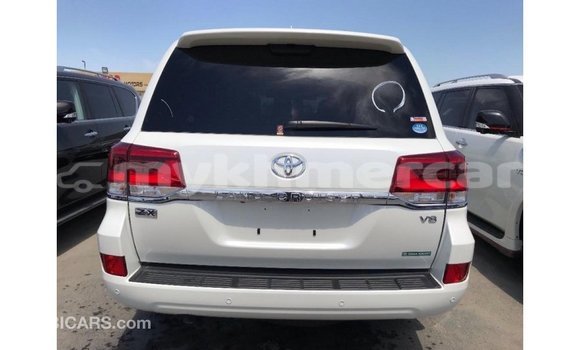 ទិញ នាំចូល Toyota Land Cruiser White ឡាន} ក្នុង Import - Dubai ក្នុង Kampot Province ទិញ នាំចូល Toyota Land Cruiser White ឡាន} ក្នុង Import - Dubai ក្នុង Kampot Province