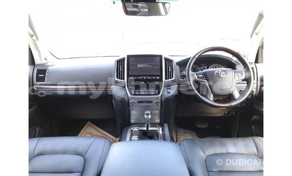 ទិញ នាំចូល Toyota Land Cruiser White ឡាន} ក្នុង Import - Dubai ក្នុង Kampot Province ទិញ នាំចូល Toyota Land Cruiser White ឡាន} ក្នុង Import - Dubai ក្នុង Kampot Province