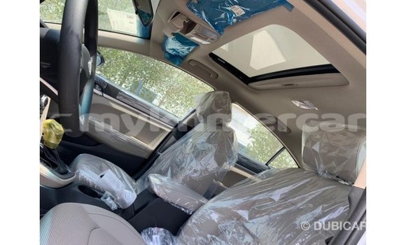 Acheter Import Voiture Hyundai Elantra Blanc à Import - Dubai, Kampot Province Acheter Import Voiture Hyundai Elantra Blanc à Import - Dubai, Kampot Province