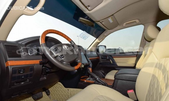 Buy Import Toyota Land Cruiser White Car in Import - Dubai in Kampot Province Buy Import Toyota Land Cruiser White Car in Import - Dubai in Kampot Province