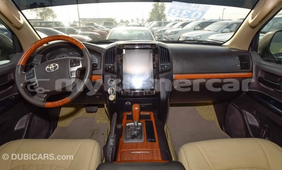 Buy Import Toyota Land Cruiser White Car in Import - Dubai in Kampot Province Buy Import Toyota Land Cruiser White Car in Import - Dubai in Kampot Province
