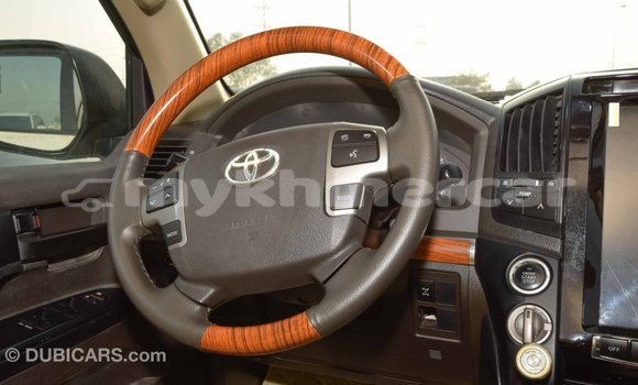 Buy Import Toyota Land Cruiser White Car in Import - Dubai in Kampot Province Buy Import Toyota Land Cruiser White Car in Import - Dubai in Kampot Province