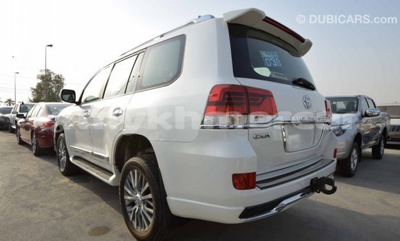 Buy Import Toyota Land Cruiser White Car in Import - Dubai in Kampot Province Buy Import Toyota Land Cruiser White Car in Import - Dubai in Kampot Province