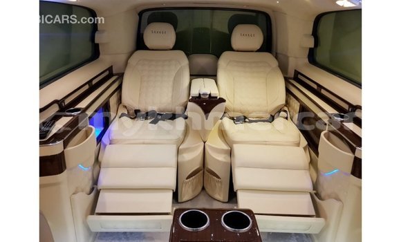 Acheter Import Voiture Mercedes-Benz 250 Noir à Import - Dubai, Kampot Province Acheter Import Voiture Mercedes-Benz 250 Noir à Import - Dubai, Kampot Province