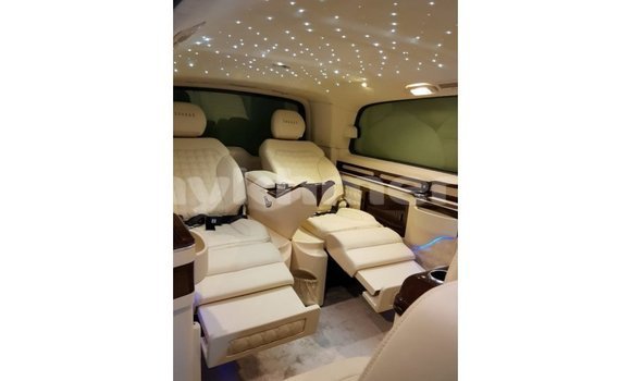 Acheter Import Voiture Mercedes-Benz 250 Noir à Import - Dubai, Kampot Province Acheter Import Voiture Mercedes-Benz 250 Noir à Import - Dubai, Kampot Province