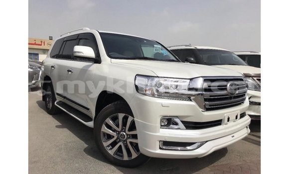 Buy Import Toyota Land Cruiser White Car in Import - Dubai in Kampot Province Buy Import Toyota Land Cruiser White Car in Import - Dubai in Kampot Province