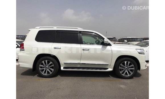 Buy Import Toyota Land Cruiser White Car in Import - Dubai in Kampot Province Buy Import Toyota Land Cruiser White Car in Import - Dubai in Kampot Province