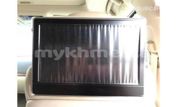 Buy Import Toyota Land Cruiser White Car in Import - Dubai in Kampot Province Buy Import Toyota Land Cruiser White Car in Import - Dubai in Kampot Province