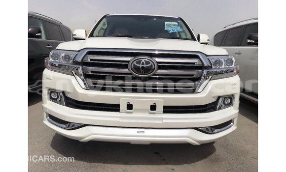 Buy Import Toyota Land Cruiser White Car in Import - Dubai in Kampot Province Buy Import Toyota Land Cruiser White Car in Import - Dubai in Kampot Province