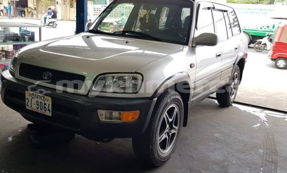 ទិញ បានប្រើ Toyota RAV4 White ឡាន} ក្នុង Phnom Penh ក្នុង Phnom Penh ទិញ បានប្រើ Toyota RAV4 White ឡាន} ក្នុង Phnom Penh ក្នុង Phnom Penh