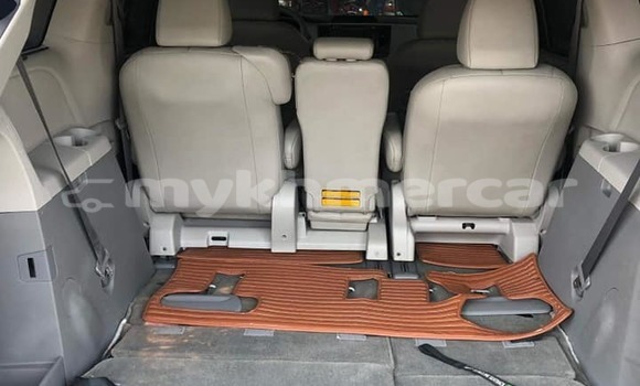 Acheter Occasion Voiture Toyota Sienna Blanc à Phnom Penh, Phnom Penh Acheter Occasion Voiture Toyota Sienna Blanc à Phnom Penh, Phnom Penh