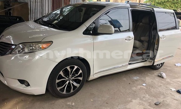 Acheter Occasion Voiture Toyota Sienna Blanc à Phnom Penh, Phnom Penh Acheter Occasion Voiture Toyota Sienna Blanc à Phnom Penh, Phnom Penh