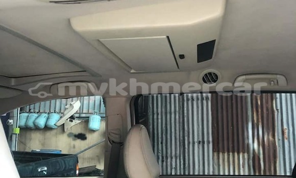 Acheter Occasion Voiture Toyota Sienna Blanc à Phnom Penh, Phnom Penh Acheter Occasion Voiture Toyota Sienna Blanc à Phnom Penh, Phnom Penh