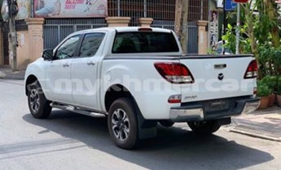 Acheter Occasion Voiture Mazda BT-50 Blanc à Phnom Penh, Phnom Penh Acheter Occasion Voiture Mazda BT-50 Blanc à Phnom Penh, Phnom Penh