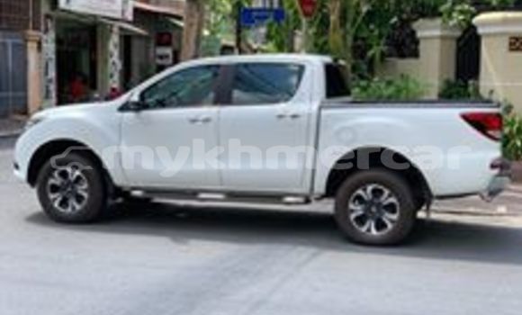 Acheter Occasion Voiture Mazda BT-50 Blanc à Phnom Penh, Phnom Penh Acheter Occasion Voiture Mazda BT-50 Blanc à Phnom Penh, Phnom Penh