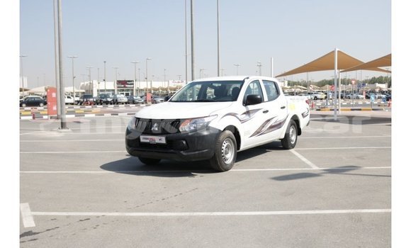 Buy Import Mitsubishi L200 White Car in Import - Dubai in Kampot Province