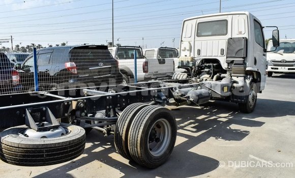 Acheter Import Voiture Mercedes-Benz 190 (W201) Blanc à Import - Dubai, Kampot Province Acheter Import Voiture Mercedes-Benz 190 (W201) Blanc à Import - Dubai, Kampot Province