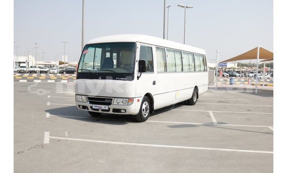 Buy Import Mitsubishi L400 White Truck in Import - Dubai in Kampot Province