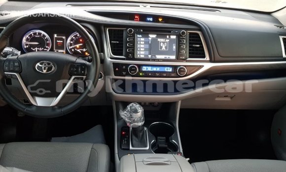 Acheter Import Voiture Toyota Highlander Autre à Import - Dubai, Kampot Province Acheter Import Voiture Toyota Highlander Autre à Import - Dubai, Kampot Province
