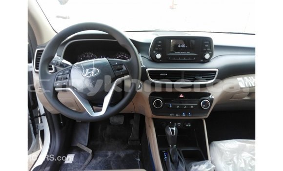 ទិញ នាំចូល Hyundai Tucson White ឡាន} ក្នុង Import - Dubai ក្នុង Kampot Province ទិញ នាំចូល Hyundai Tucson White ឡាន} ក្នុង Import - Dubai ក្នុង Kampot Province