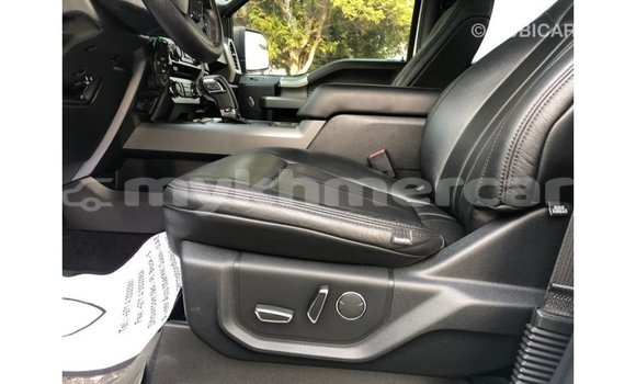 Acheter Import Voiture Ford Club Wagon Blanc à Import - Dubai, Kampot Province Acheter Import Voiture Ford Club Wagon Blanc à Import - Dubai, Kampot Province