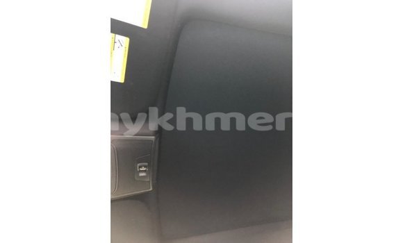 Acheter Import Voiture Ford Club Wagon Blanc à Import - Dubai, Kampot Province Acheter Import Voiture Ford Club Wagon Blanc à Import - Dubai, Kampot Province