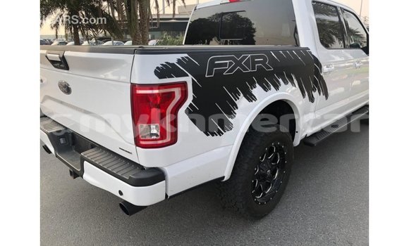 Acheter Import Voiture Ford Club Wagon Blanc à Import - Dubai, Kampot Province Acheter Import Voiture Ford Club Wagon Blanc à Import - Dubai, Kampot Province