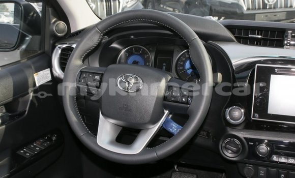 Buy New Toyota Hilux Silver Car in Amleang in Kampong Speu Province Buy New Toyota Hilux Silver Car in Amleang in Kampong Speu Province