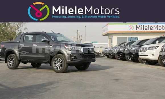 Buy New Toyota Hilux Silver Car in Amleang in Kampong Speu Province Buy New Toyota Hilux Silver Car in Amleang in Kampong Speu Province