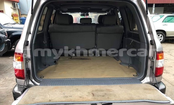 Buy Used Toyota Land Cruiser Silver Car in Phnom Penh in Phnom Penh Buy Used Toyota Land Cruiser Silver Car in Phnom Penh in Phnom Penh