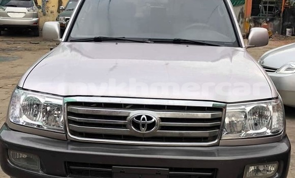 Buy Used Toyota Land Cruiser Silver Car in Phnom Penh in Phnom Penh Buy Used Toyota Land Cruiser Silver Car in Phnom Penh in Phnom Penh
