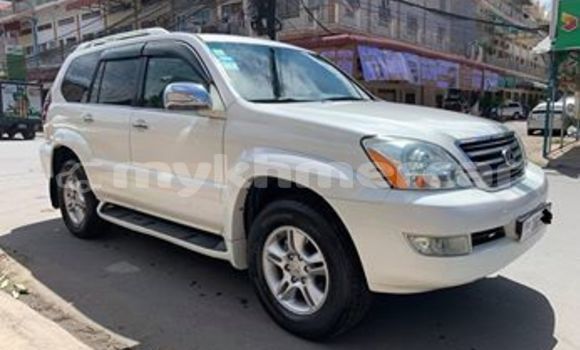 Buy Used Lexus GX White Car in Phnom Penh in Phnom Penh Buy Used Lexus GX White Car in Phnom Penh in Phnom Penh