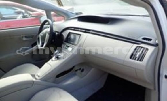 Buy Used Toyota Prius White Car in Phnom Penh in Phnom Penh Buy Used Toyota Prius White Car in Phnom Penh in Phnom Penh