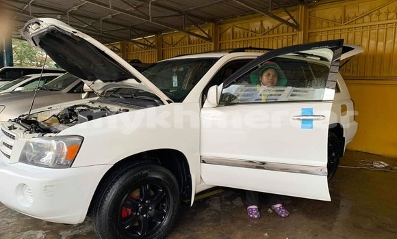 Buy Used Toyota Highlander White Car in Phnom Penh in Phnom Penh Buy Used Toyota Highlander White Car in Phnom Penh in Phnom Penh